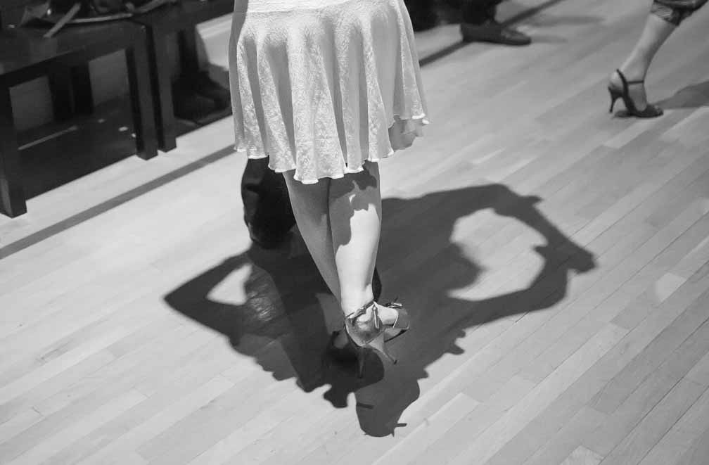 Canon EOS 5D Mark II  --  35mm -- 1/200 sec at f / 1.4 -- ISO 6400 -- 0 EV -- 