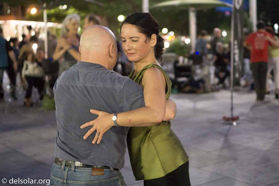 ILCE-6000  --  E 35mm F1.8 OSS -- 1/80 sec at f / 1.8 -- ISO 3200 -- 0 EV -- 